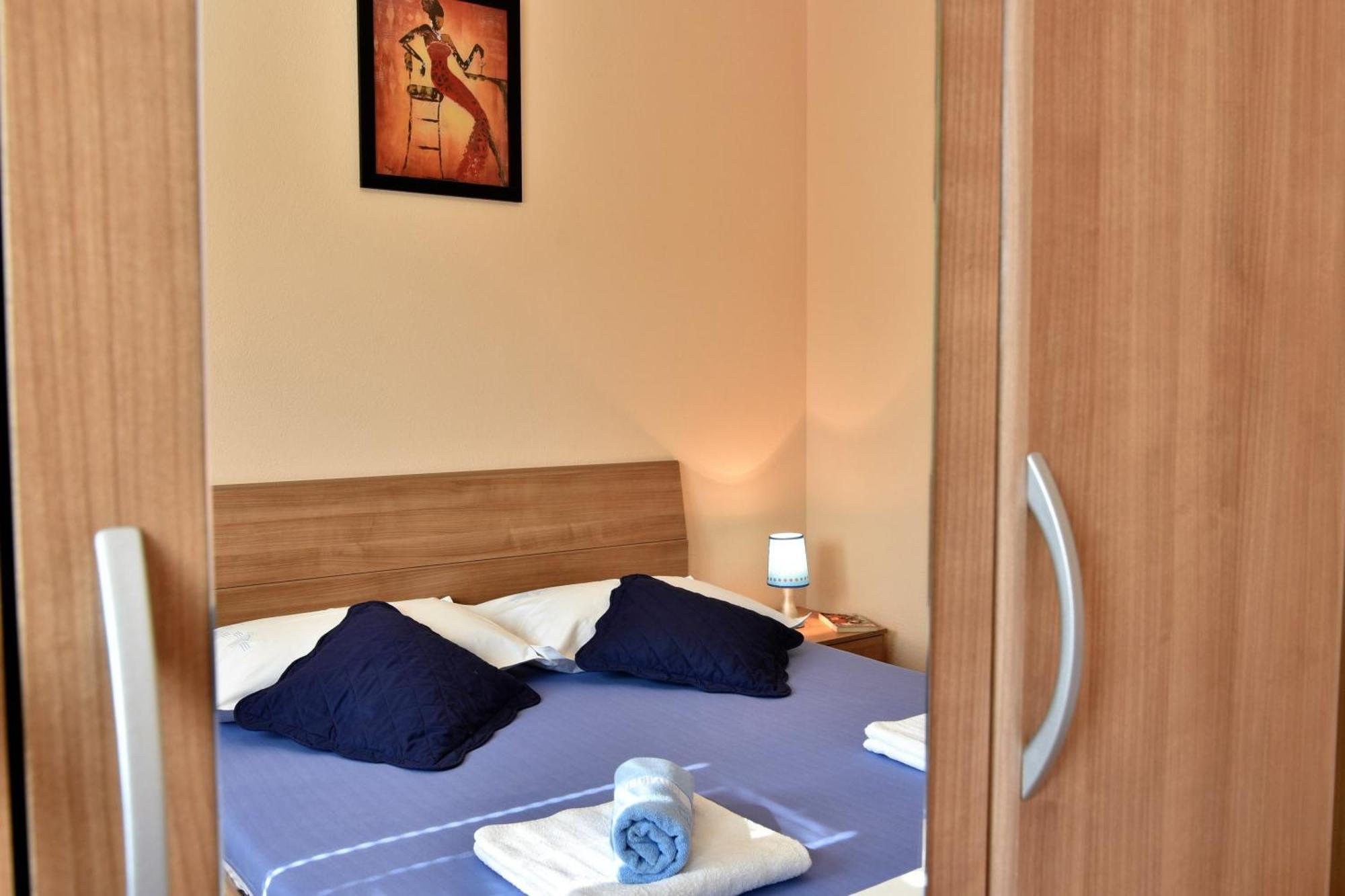 Apartmani Natasa Nino Jezera, Murter Camera foto