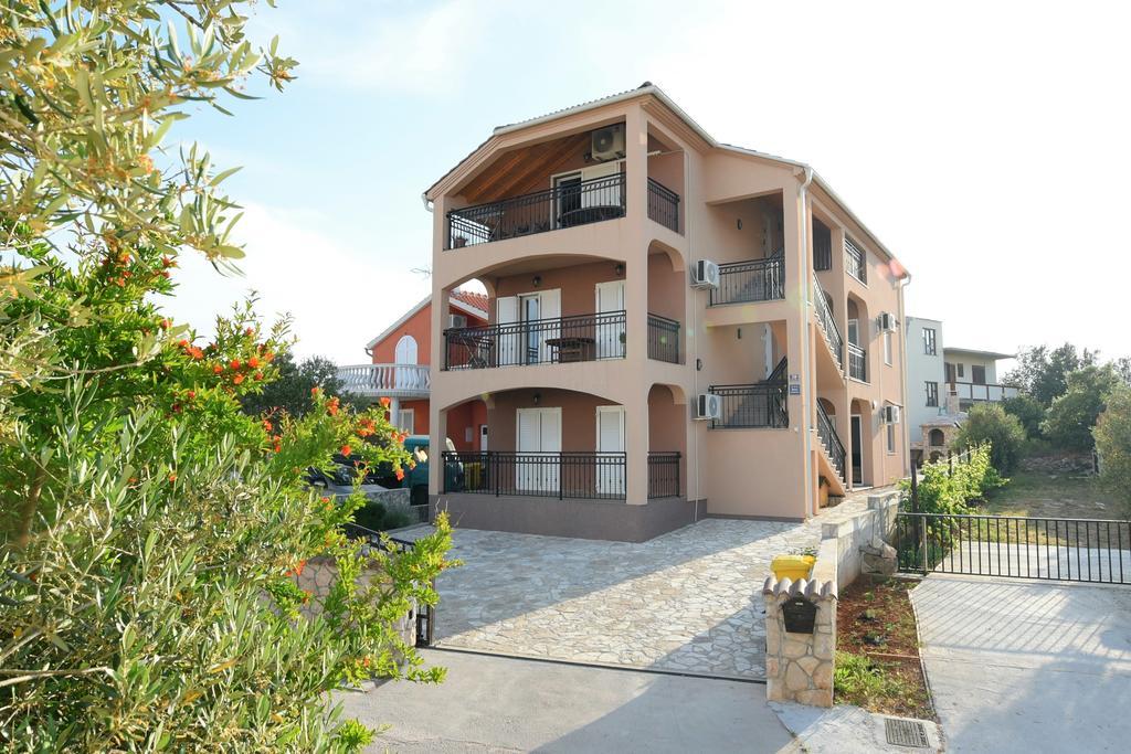 Apartmani Natasa Nino Jezera, Murter Esterno foto