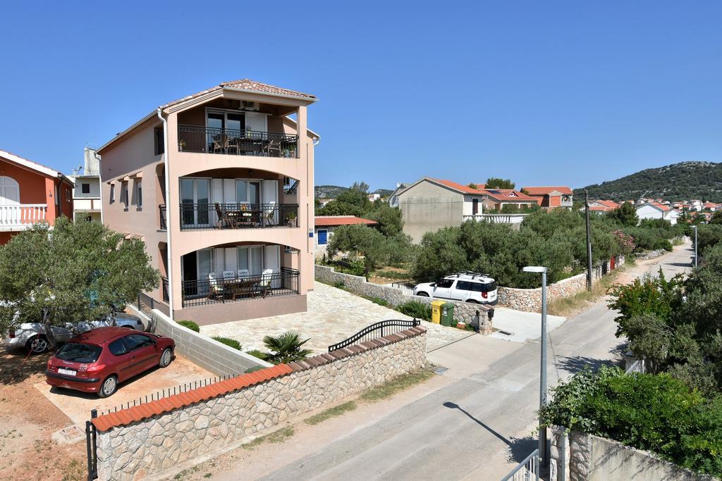 Apartmani Natasa Nino Jezera, Murter Esterno foto